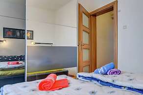 Modern Apartment in Arbanija with Hot Tub