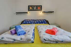 Modern Apartment in Arbanija with Hot Tub