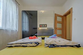 Modern Apartment in Arbanija with Hot Tub