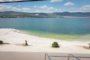 Modern Apartment in Arbanija with Hot Tub