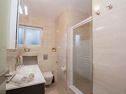 Breezy Stay Near Trogir
