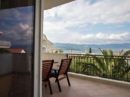Breezy Stay Near Trogir