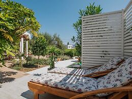 Holiday Apartment With a Private Terrace & Hot Tub, Near the Beach