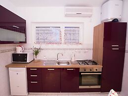 Holiday Apartment With a Private Terrace & Hot Tub, Near the Beach