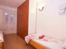 Holiday Apartment With a Private Terrace & Hot Tub, Near the Beach