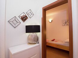 Holiday Apartment With a Private Terrace & Hot Tub, Near the Beach