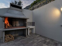 Stunning Villa in Drasnice With Private Pool