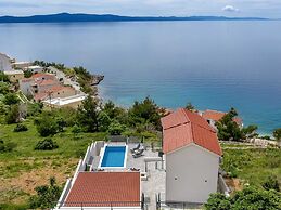 Stunning Villa in Drasnice With Private Pool