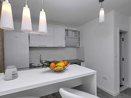 Stunning Villa in Drasnice With Private Pool