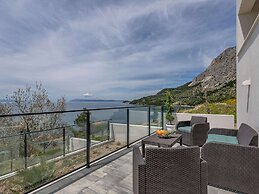 Stunning Villa in Drasnice With Private Pool