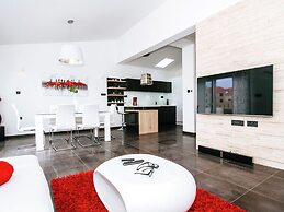 Haven Minutes From Old Town