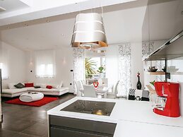 Haven Minutes From Old Town