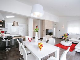 Haven Minutes From Old Town