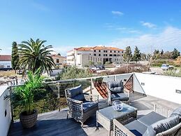 Haven Minutes From Old Town