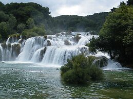 Cozy Coastal Retreat in Zadar