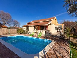 Peaceful Retreat With Pool & Charm