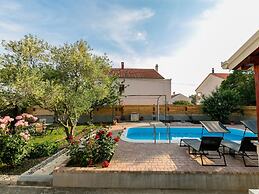 Peaceful Retreat With Pool & Charm