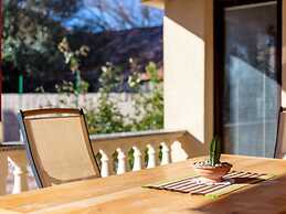 Peaceful Retreat With Pool & Charm