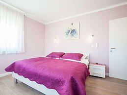 Modern Newly Built Apartment, Geat Location, Private Parking Space, Wi