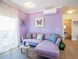 Modern Newly Built Apartment, Geat Location, Private Parking Space, Wi