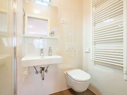 Modern Newly Built Apartment, Geat Location, Private Parking Space, Wi