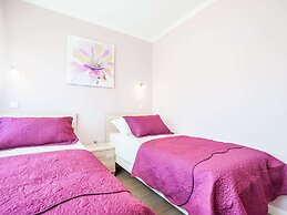 Modern Newly Built Apartment, Geat Location, Private Parking Space, Wi