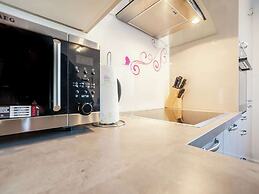 Modern Newly Built Apartment, Geat Location, Private Parking Space, Wi