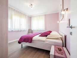 Modern Newly Built Apartment, Geat Location, Private Parking Space, Wi