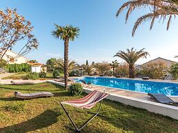 Luxury Holiday Home in Bibinje near Sea