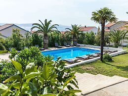 Luxury Holiday Home in Bibinje near Sea