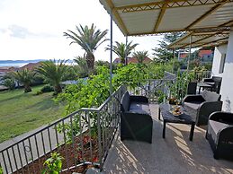 Luxury Holiday Home in Bibinje near Sea