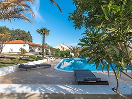 Luxury Holiday Home in Bibinje near Sea