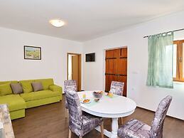 Spacious Villa in Prkos With Private Swimming Pool