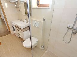 Spacious Villa in Prkos With Private Swimming Pool