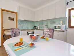 Spacious Villa in Prkos With Private Swimming Pool