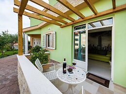Luxury Apartment in Zadar With Covered Terrace