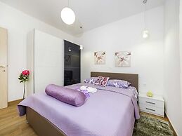 Luxury Apartment in Zadar With Covered Terrace