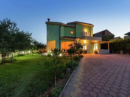 Luxury Apartment in Zadar With Covered Terrace