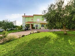 Luxury Apartment in Zadar With Covered Terrace