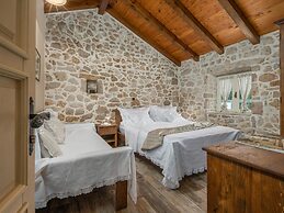 Villa in Posedarje With Private Pool