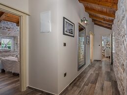 Villa in Posedarje With Private Pool