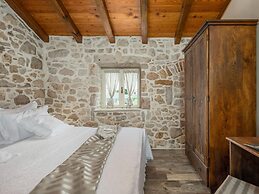 Villa in Posedarje With Private Pool