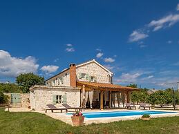 Villa in Posedarje With Private Pool