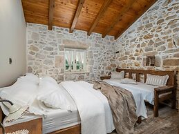 Villa in Posedarje With Private Pool