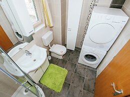 Spacious Holiday Home in Pakoštane near Sea