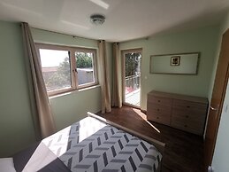 Spacious Holiday Home in Pakoštane near Sea