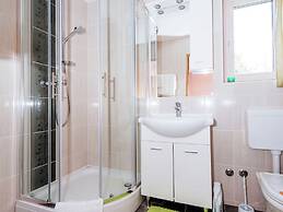 Spacious Holiday Home in Pakoštane near Sea