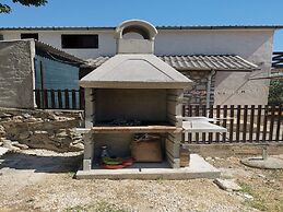Spacious Holiday Home in Pakoštane near Sea
