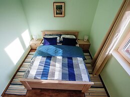 Spacious Holiday Home in Pakoštane near Sea