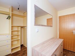 Spacious Holiday Home in Pakoštane near Sea